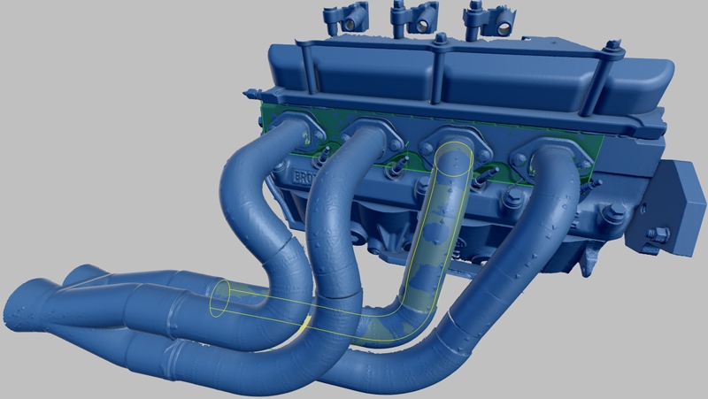 歧管原型的 3D 扫描图呈现扫描数据与几何要求的对齐情况。