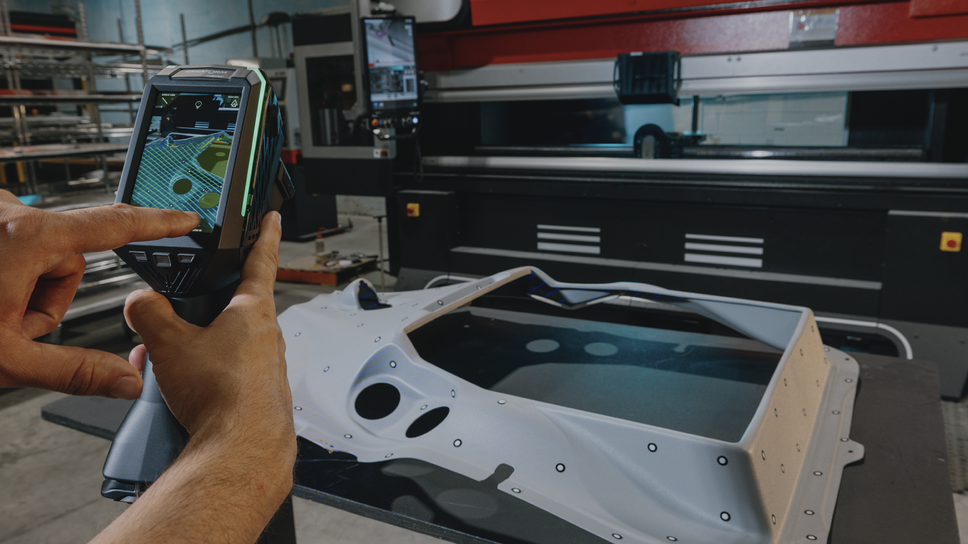 Product video showing features, benefits and the EVO Series 3D scanner in action in different industries